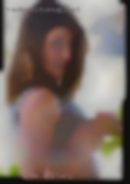 I am a curvy in Italy woman craving BBC.
